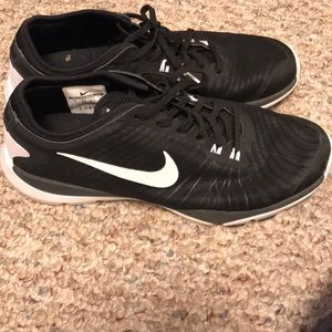 Nike tennis shoes